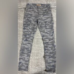 Joe’s Women’s Skinny Jeans Grey Camo Size 25 Mint Condition